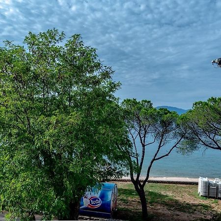 Apartment Bor - On The Beach Малинска Экстерьер фото