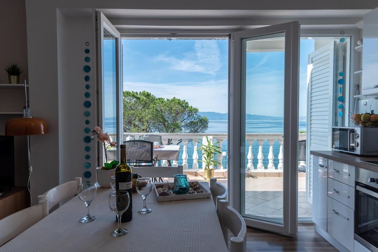 Apartment Bor - On The Beach Малинска Экстерьер фото