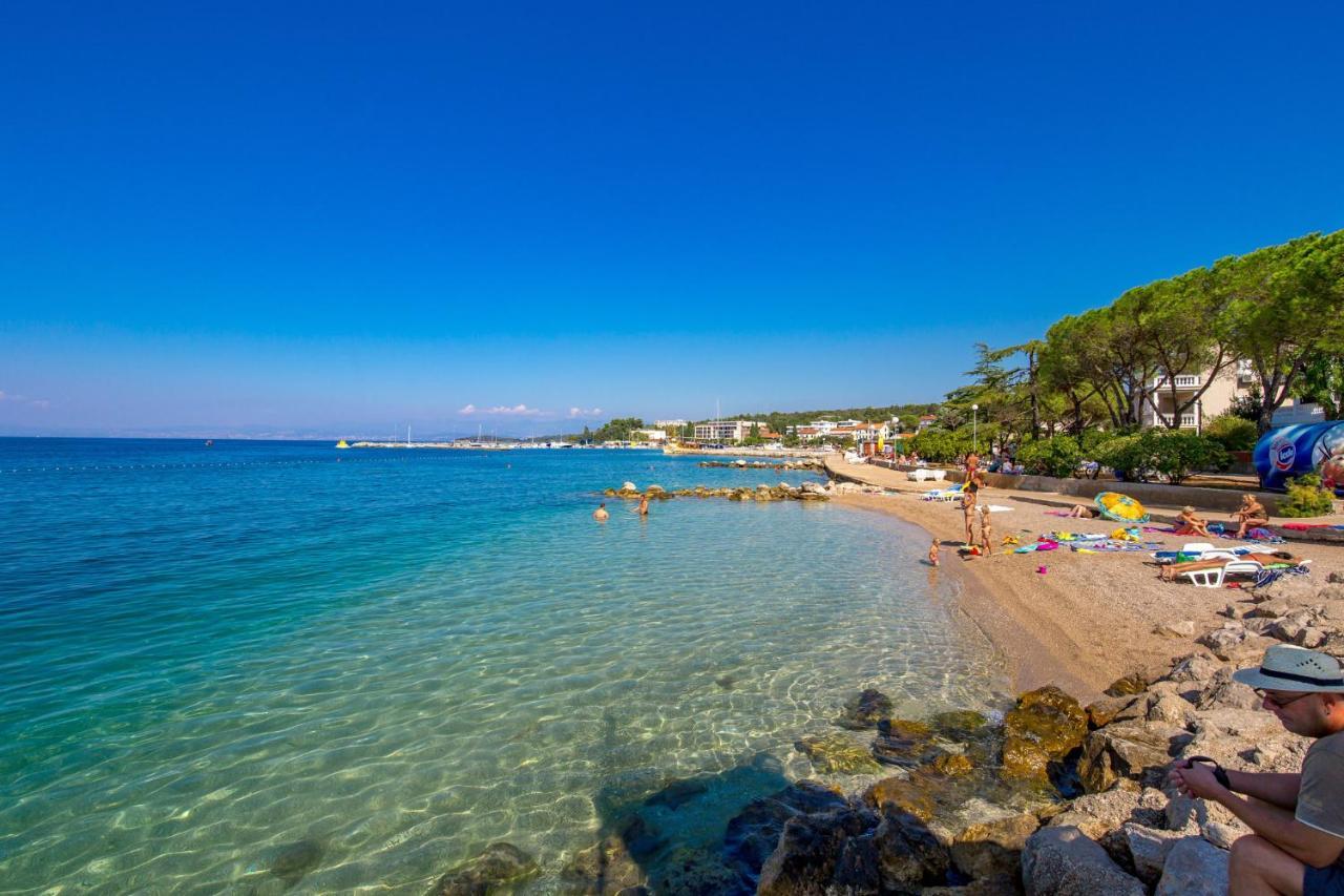 Apartment Bor - On The Beach Малинска Экстерьер фото